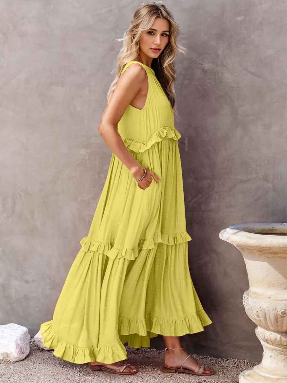 Robe Maxi Sans Manches à Volants et Poches